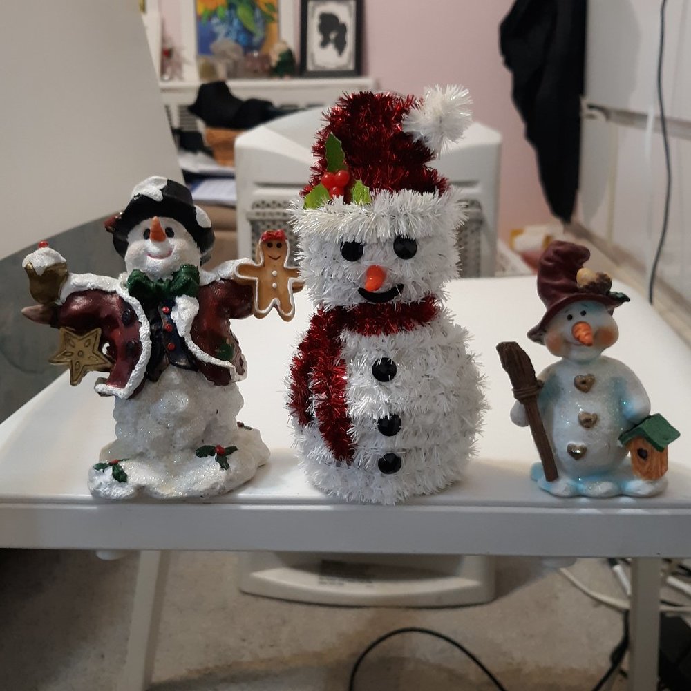3 Snowman Figures!